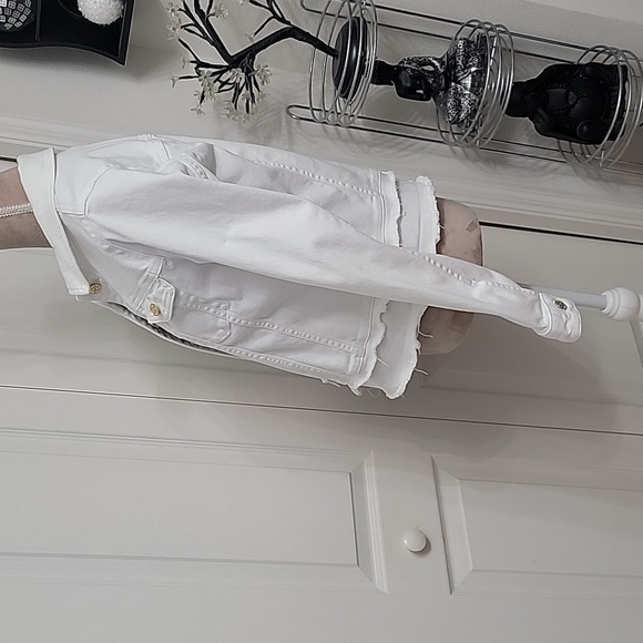 Michael Michael Kors Size M White Denim Jacket, Gold Tone Buttons, Frayed Hem - Picture 2 of 11